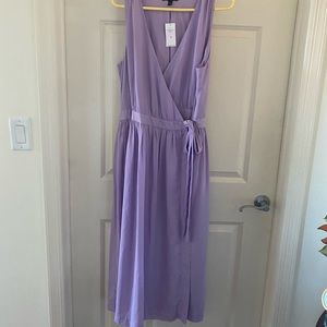 Never been worn lilac wrap dress with pockets!